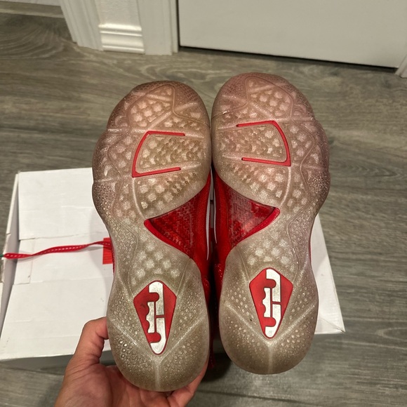 Nike Lebron 9s Christmas Edition - Picture 8 of 8